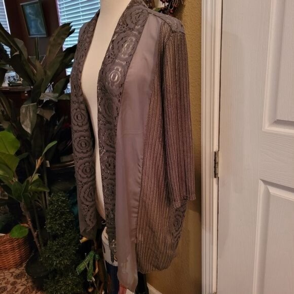 Travelers Chico's Top Lace Cardigan Green Size 1 large Contemporary Modern - Picture 4 of 8